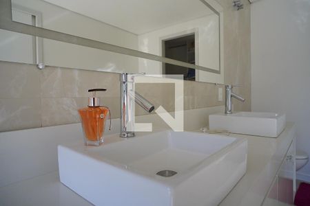 Casa para alugar com 600m², 3 quartos e 5 vagasBanheiro suite 3