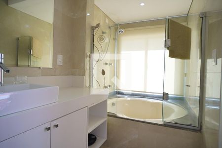 Casa para alugar com 600m², 3 quartos e 5 vagasBanheiro suite 2