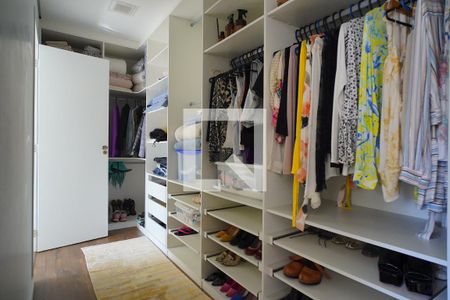 Casa para alugar com 600m², 3 quartos e 5 vagasCloset
