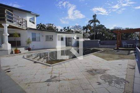 Casa para alugar com 600m², 3 quartos e 5 vagasPátio fundo