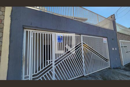 Casa à venda com 150m², 3 quartos e 3 vagas Casa à venda com 150m², 3 quartos e 3 vagasFachada + Plaquinha