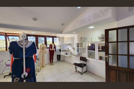 Casa à venda com 150m², 3 quartos e 3 vagas Casa à venda com 150m², 3 quartos e 3 vagasEdícula