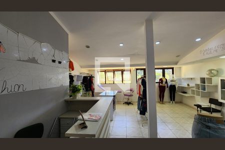 Casa à venda com 150m², 3 quartos e 3 vagas Casa à venda com 150m², 3 quartos e 3 vagasEdícula
