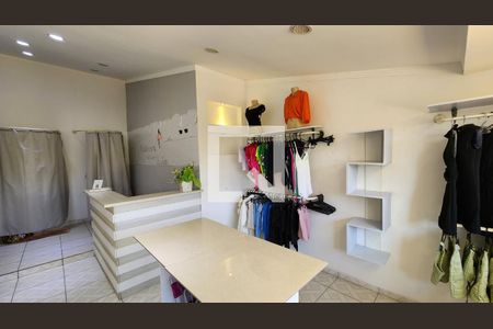 Casa à venda com 150m², 3 quartos e 3 vagas Casa à venda com 150m², 3 quartos e 3 vagasEdícula