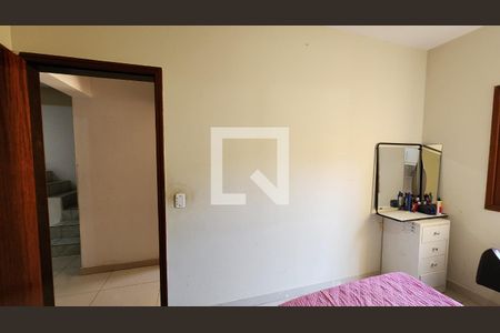 Casa à venda com 150m², 3 quartos e 3 vagas Casa à venda com 150m², 3 quartos e 3 vagasQuarto 2