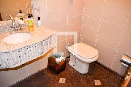 Casa à venda com 363m², 3 quartos e 4 vagasBanheiro