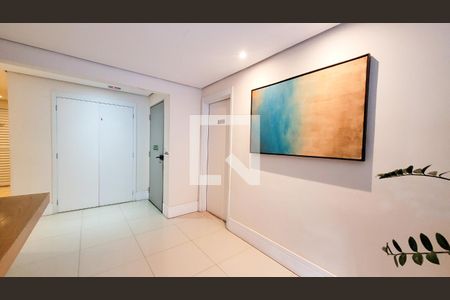 Apartamento para alugar com 55m², 2 quartos e 2 vagas Apartamento para alugar com 55m², 2 quartos e 2 vagasHall social
