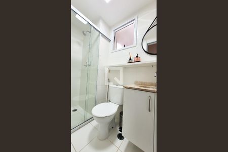 Apartamento para alugar com 55m², 2 quartos e 2 vagas Apartamento para alugar com 55m², 2 quartos e 2 vagasBanheiro