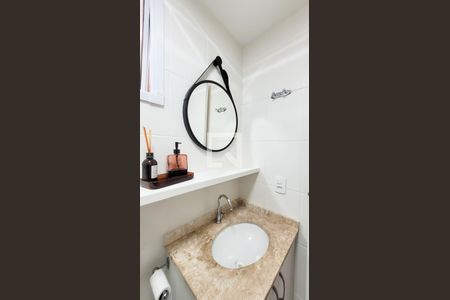 Apartamento para alugar com 55m², 2 quartos e 2 vagas Apartamento para alugar com 55m², 2 quartos e 2 vagasBanheiro