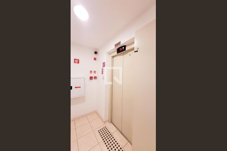 Apartamento para alugar com 55m², 2 quartos e 2 vagas Apartamento para alugar com 55m², 2 quartos e 2 vagasHall de entrada