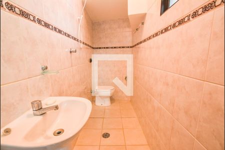 Casa à venda com 230m², 3 quartos e 2 vagasBanheiro de serviço