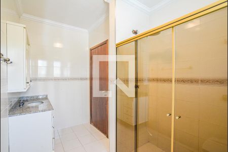 Casa à venda com 230m², 3 quartos e 2 vagasBanheiro da Suíte