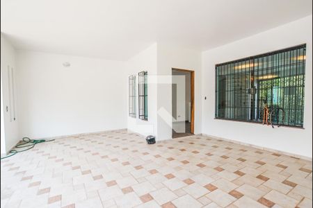 Casa à venda com 230m², 3 quartos e 2 vagasGaragem