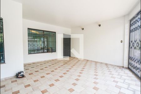 Casa à venda com 230m², 3 quartos e 2 vagasGaragem