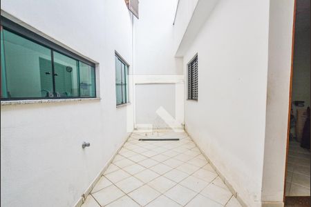 Casa à venda com 230m², 3 quartos e 2 vagasÁrea de Serviço