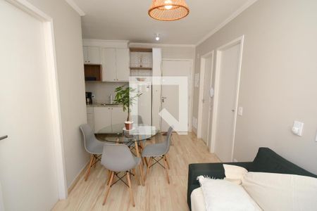Sala/Cozinha de apartamento para alugar com 2 quartos, 34m² em Jardim Taquaral, São Paulo