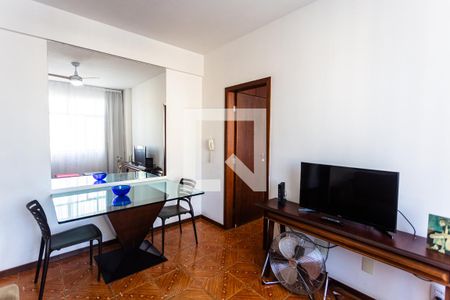 Sala de apartamento para alugar com 1 quarto, 40m² em Lourdes, Belo Horizonte