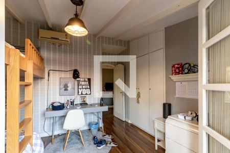 Casa à venda com 405m², 3 quartos e 4 vagas Casa à venda com 405m², 3 quartos e 4 vagasQuarto 1