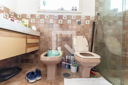 Casa à venda com 405m², 3 quartos e 4 vagas Casa à venda com 405m², 3 quartos e 4 vagasBanheiro de serviço