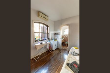 Casa à venda com 405m², 3 quartos e 4 vagas Casa à venda com 405m², 3 quartos e 4 vagasQuarto de Serviço