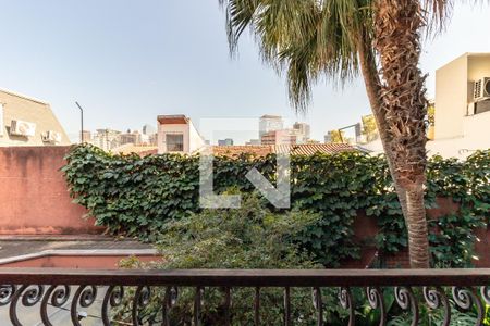 Casa à venda com 405m², 3 quartos e 4 vagas Casa à venda com 405m², 3 quartos e 4 vagasQuarto 1