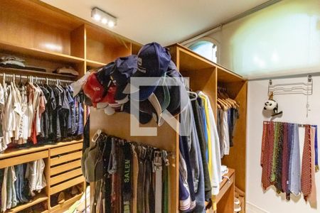 Casa à venda com 405m², 3 quartos e 4 vagas Casa à venda com 405m², 3 quartos e 4 vagasQuarto 2