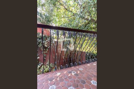 Casa à venda com 405m², 3 quartos e 4 vagas Casa à venda com 405m², 3 quartos e 4 vagasQuarto 2