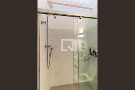 Casa à venda com 405m², 3 quartos e 4 vagas Casa à venda com 405m², 3 quartos e 4 vagasBanheiro do Quarto 1