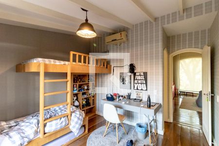 Casa à venda com 405m², 3 quartos e 4 vagas Casa à venda com 405m², 3 quartos e 4 vagasQuarto 1