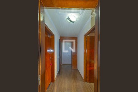 Casa à venda com 350m², 5 quartos e 5 vagasCorredor