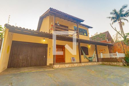 Casa à venda com 350m², 5 quartos e 5 vagasFachada