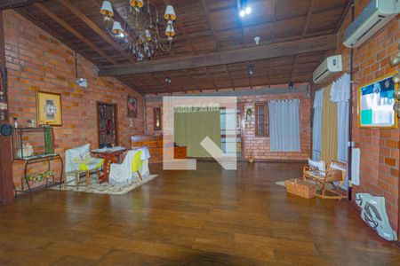 Casa à venda com 350m², 5 quartos e 5 vagasCasa 2/fundos