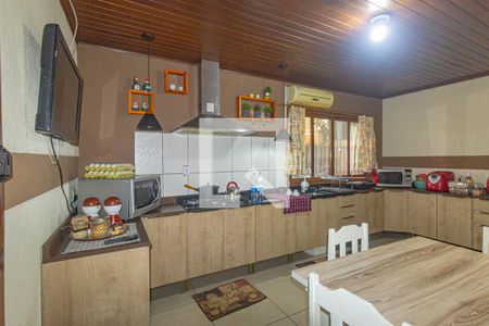 Casa à venda com 350m², 5 quartos e 5 vagasCozinha - Armários