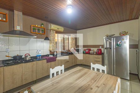 Casa à venda com 350m², 5 quartos e 5 vagasCozinha - Armários