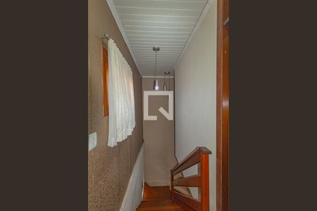 Casa à venda com 350m², 5 quartos e 5 vagasEscada