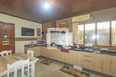 Casa à venda com 350m², 5 quartos e 5 vagasCozinha - Armários