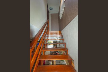 Casa à venda com 350m², 5 quartos e 5 vagasEscada