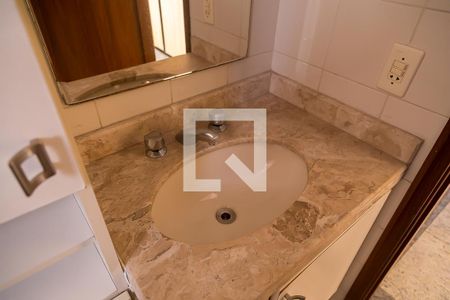 Apartamento para alugar com 173m², 4 quartos e 4 vagasBanheiro da Suíte 3 - Pia