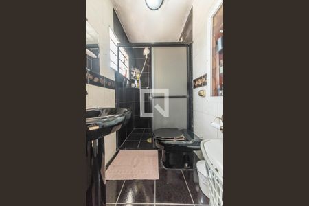 Casa à venda com 234m², 2 quartos e 4 vagasBanheiro da Suíte