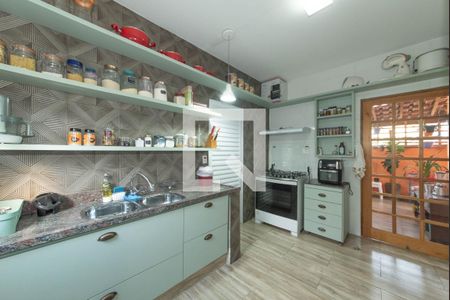 Casa à venda com 234m², 2 quartos e 4 vagasCozinha