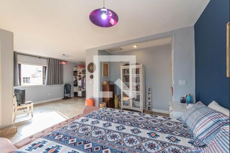 Casa à venda com 234m², 2 quartos e 4 vagasSuíte