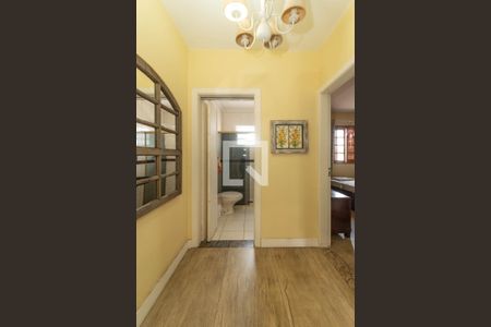 Casa à venda com 234m², 2 quartos e 4 vagasHall Dormitórios