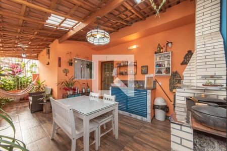 Casa à venda com 234m², 2 quartos e 4 vagasÁrea Gourmet