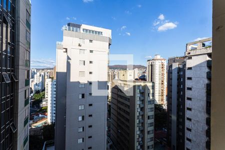 Vista da Sala de apartamento à venda com 1 quarto, 40m² em Lourdes, Belo Horizonte