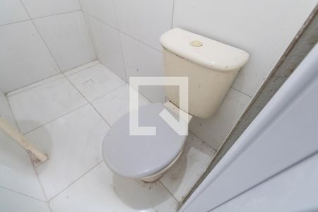 Banheiro de kitnet/studio para alugar com 1 quarto, 19m² em Campo Grande, Rio de Janeiro
