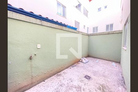 Sacada de apartamento à venda com 2 quartos, 58m² em Cândida Ferreira, Contagem