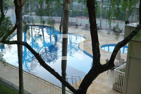 Casa de condomínio à venda com 178m², 4 quartos e 4 vagasÁrea comum - Piscina