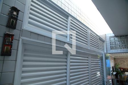 Casa de condomínio à venda com 178m², 4 quartos e 4 vagasÁrea de Serviço armários