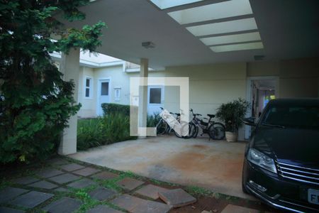 Casa de condomínio à venda com 178m², 4 quartos e 4 vagasGaragem