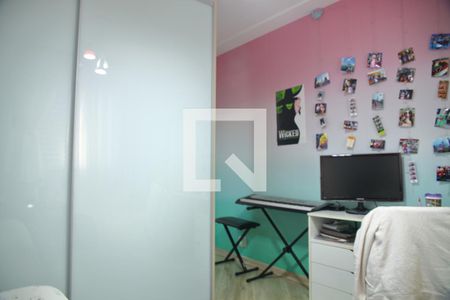 Casa de condomínio à venda com 178m², 4 quartos e 4 vagasSuite 2